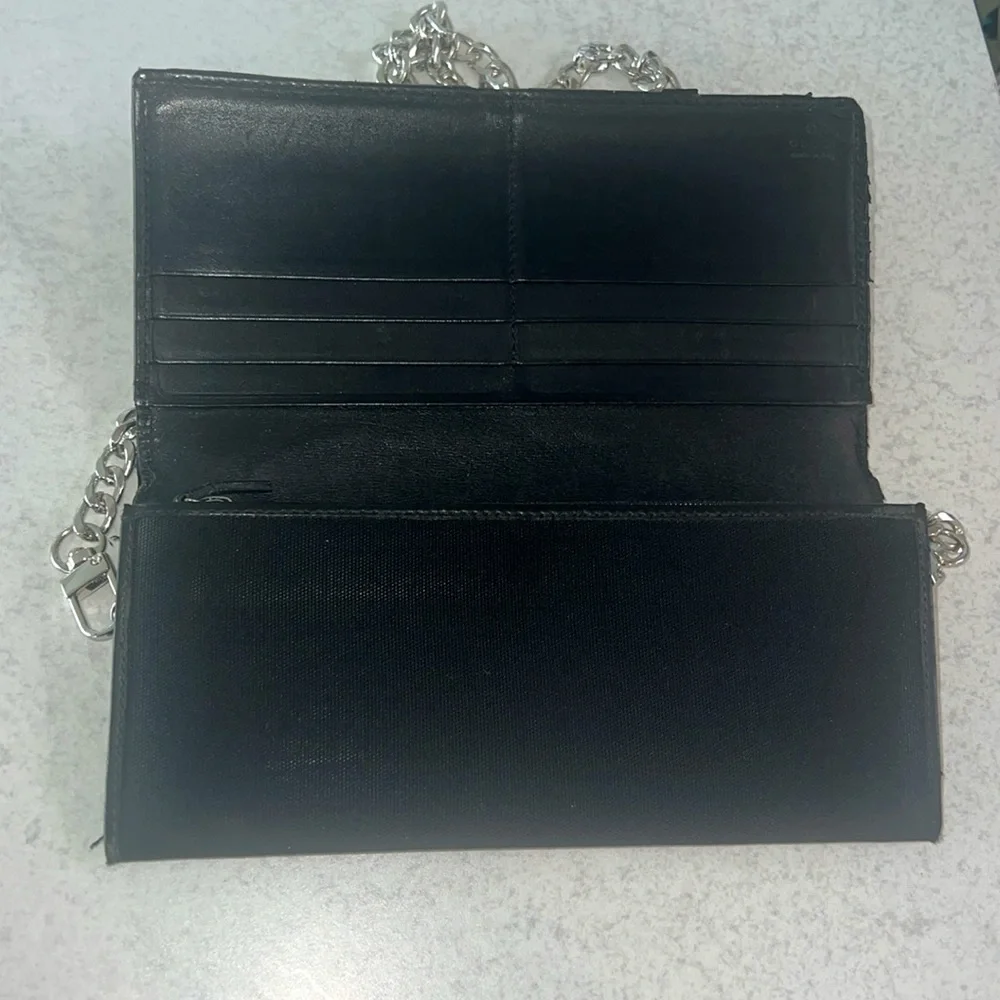 Black Gucci Wallet w/unbranded Chain - Picture 3 of 7